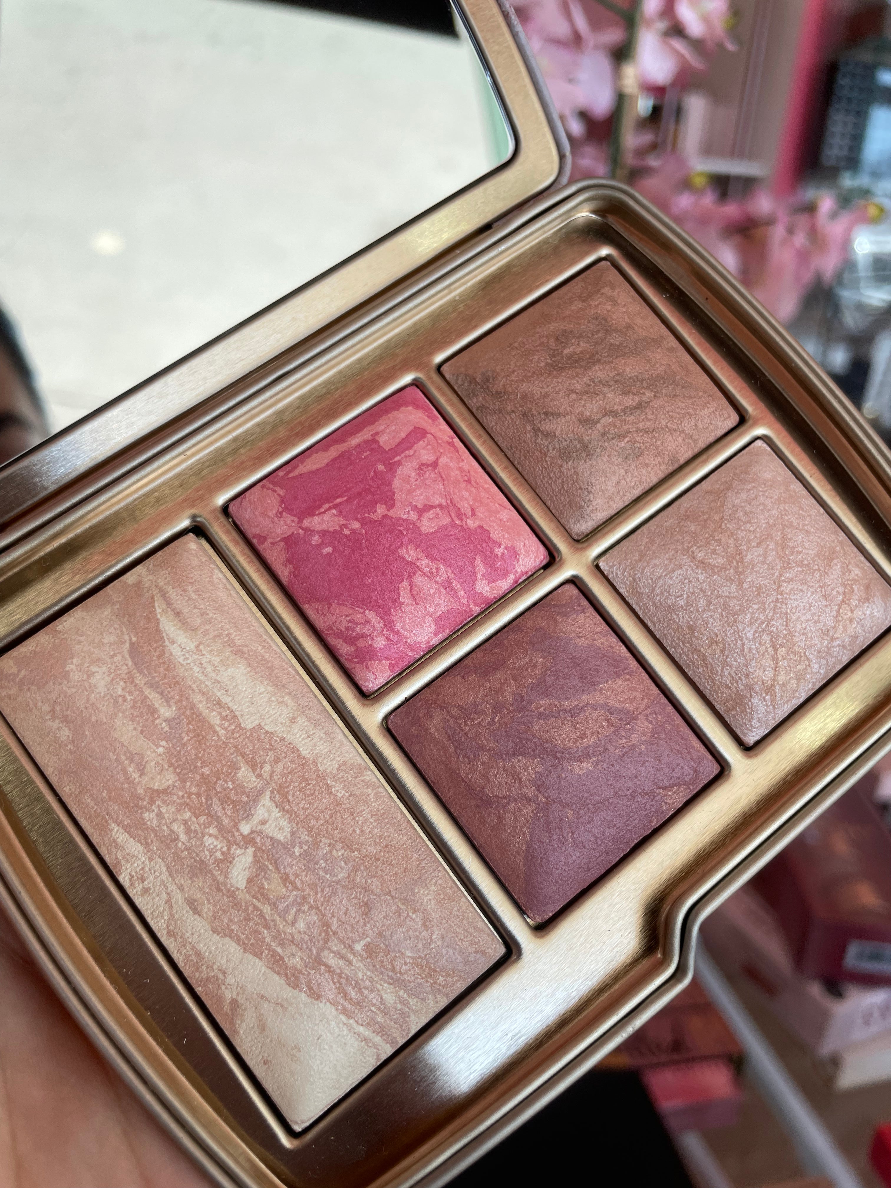 HOURGLASS I Universe Palette