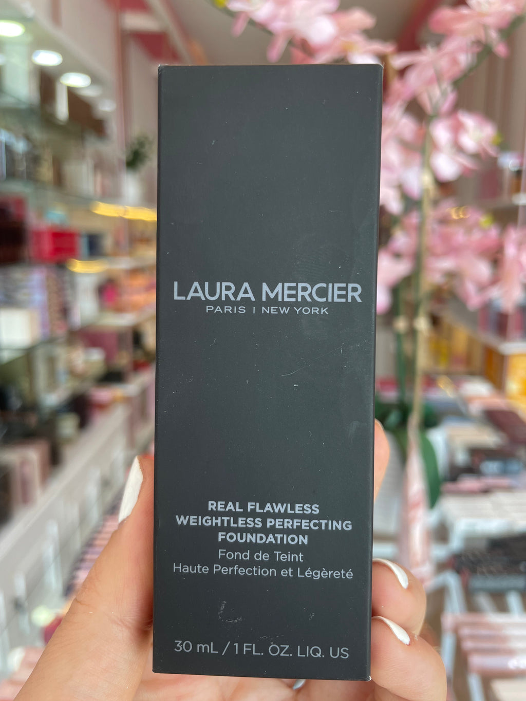 LAURA MERCIER I Real Flawless Weightless Perfecting Foundation